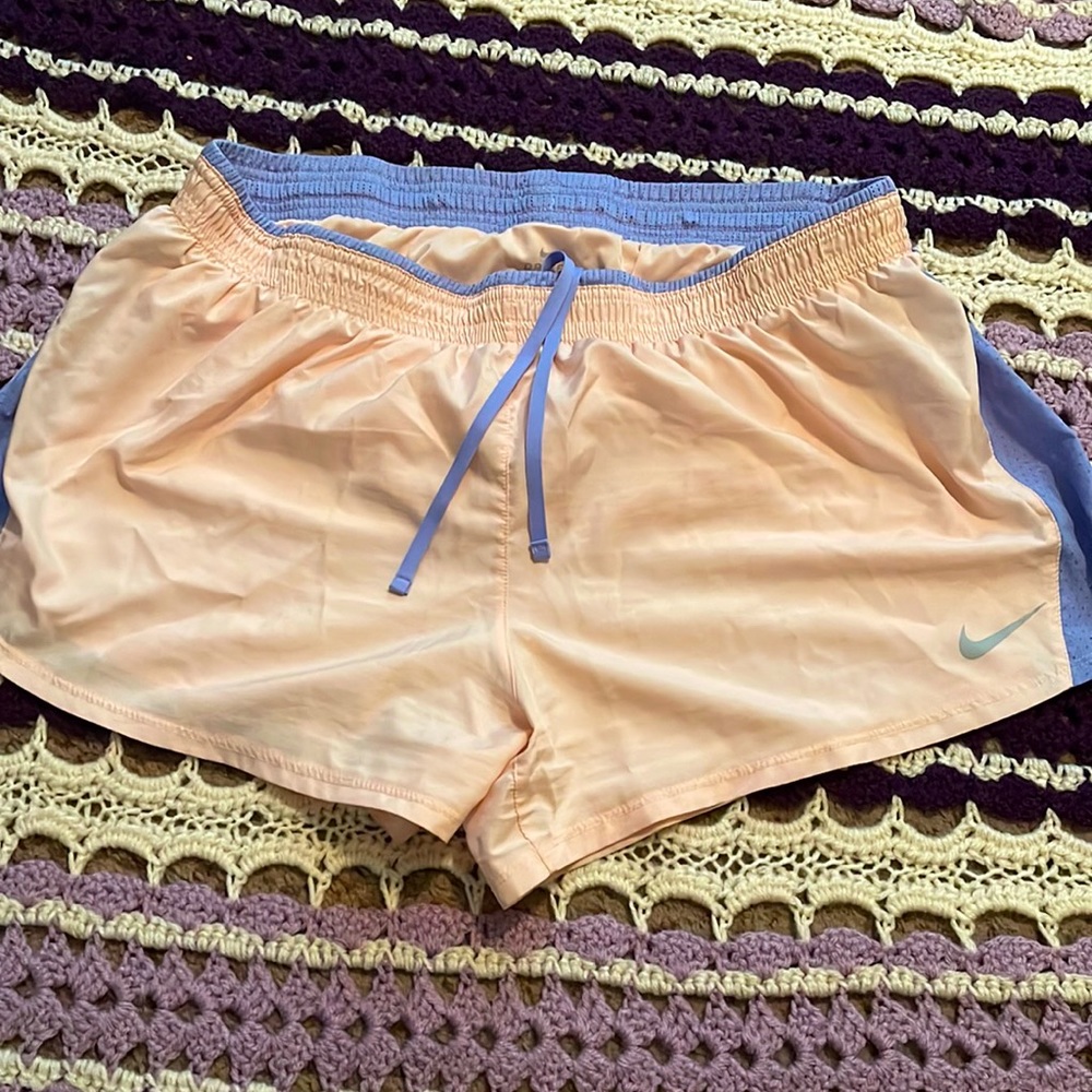 EUC NIKE shorts‼️